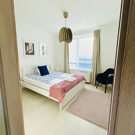 Garden Suite Apartment *